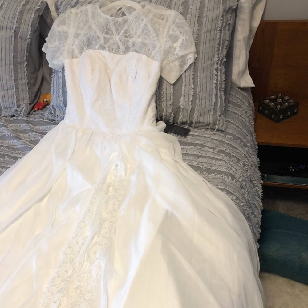 Wedding dress #2 Vintage Chic
